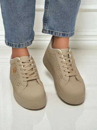 Sneakers plateforme pour femmes Callista Royalfashion écru cuir écologique