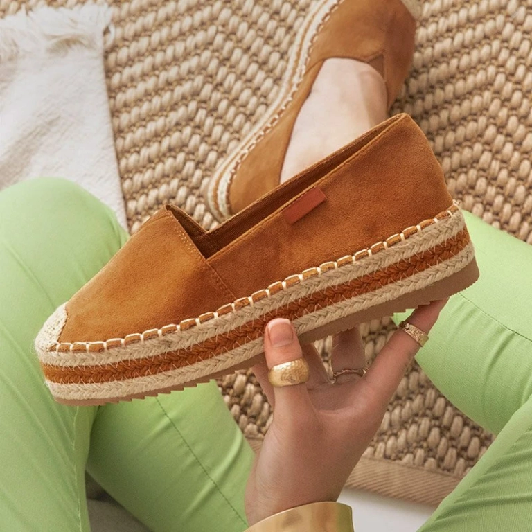 OUTLET Espadrilles femme marron clair en éco-daim sur la plateforme Ceresa - Chaussures