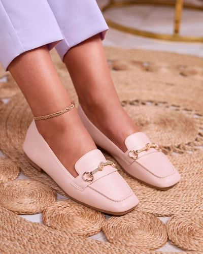 Royalfashion Mocassins pour femme beige avec ornements dorés Olerika