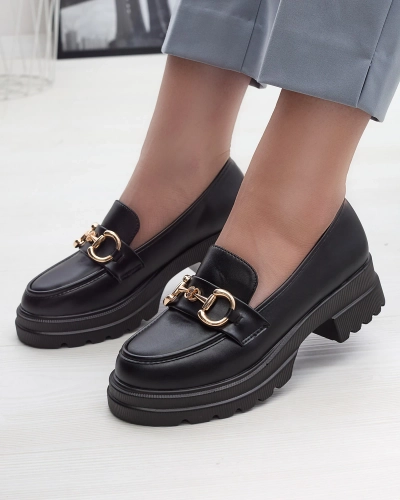 OUTLET Royalfashion Mocassins noirs pour femme avec ornements dorés Riasse