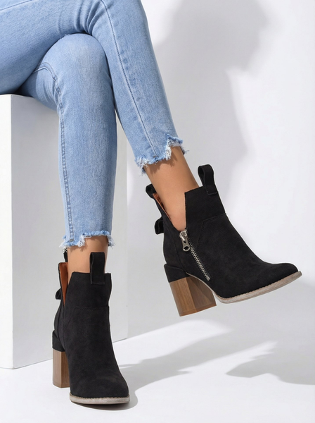 Bottes noires pour femmes sur un montant carré Darera - Chaussures