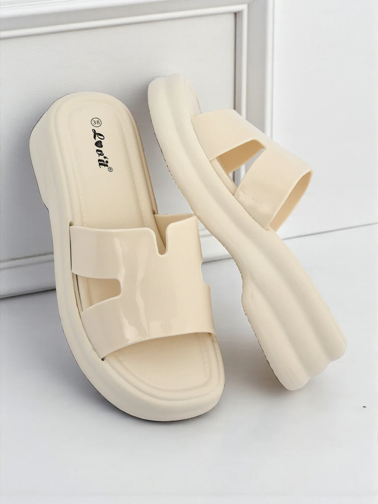 Royalfashion Sandales pour femmes à semelle épaisse Nova Gloss