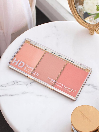 Palette de 3 teintes de blush mat pour les joues, dans la couleur Terracotta Rose