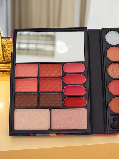 Palette de maquillage compacte ANYLADY – fards à paupières, contouring, lèvres 33 teintes
