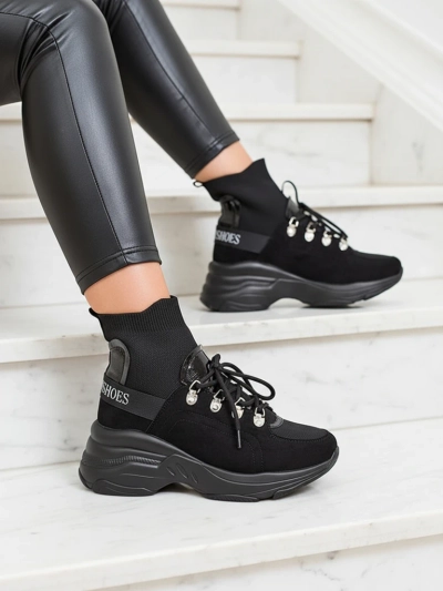 Royalfashion Baskets Aleppo isolées noires pour femme