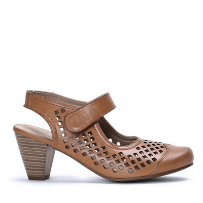 Brązowe czółenka na słupku z odkrytą piętą Mary - Obuwie