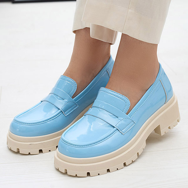 Royalfashion Mocassins laqués bleus pour femmes Noppel