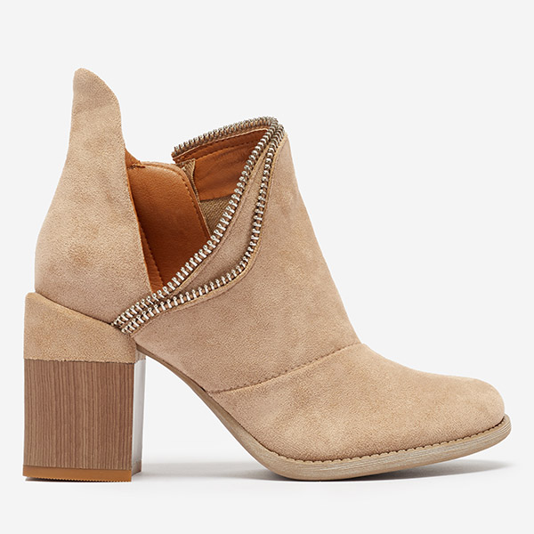 OUTLET Bottes isolées pour femmes marron clair sur le poteau Mukis - Chaussures