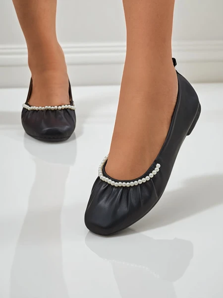 Ballerines Callisto Nero – Ballerines noires en éco-cuir avec perles, talon plat