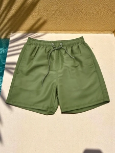 Vert militaire