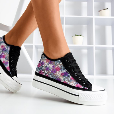 Baskets noires en dentelle pour femmes sur un coin caché Flovita - Chaussures 1