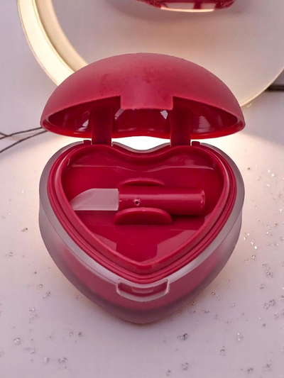 Baume à lèvres et blush 2-en-1 dans un pot en forme de cœur RoseWood