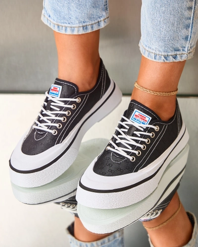 Royalfashion Baskets compensées Ferriva pour femme en noir