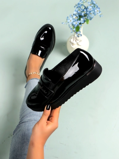 Mocassins en cuir verni pour femmes Royalfashion Arefel