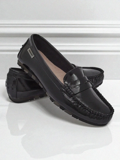Mocassins pour femmes Cyra Nero en cuir écologique verni, style italien classique