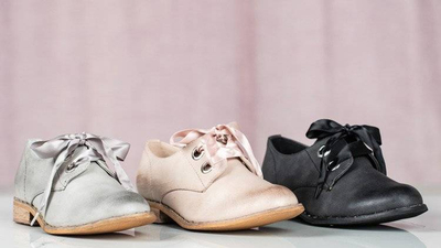 OUTLET Chaussures grises avec un ruban Zina - Footwear