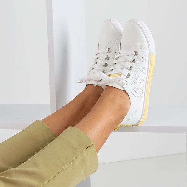 Baskets ajourées blanches pour femmes avec empiècements jaunes Sipra - Footwear 1