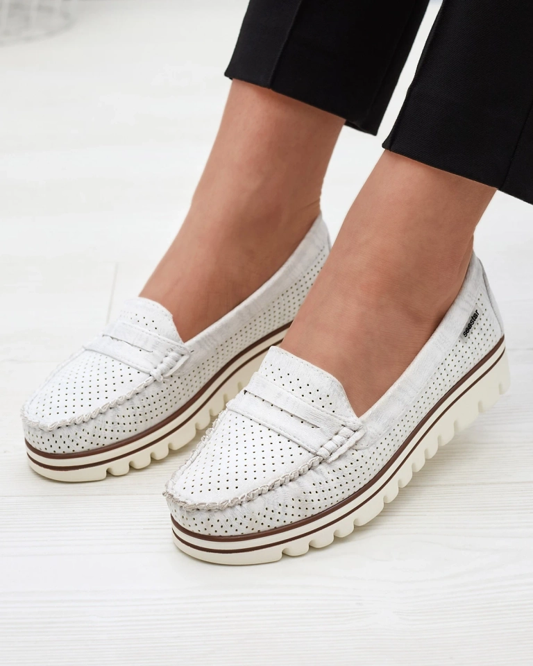 Mocassins blancs pour femme avec finition brillante Metiga - Footwear
