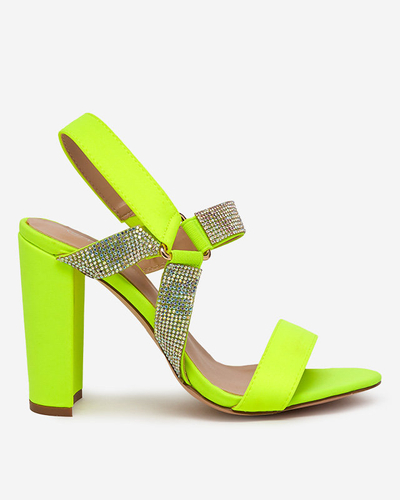 OUTLET Sandales femme jaune fluo sur le poteau Xiobi. Chaussure