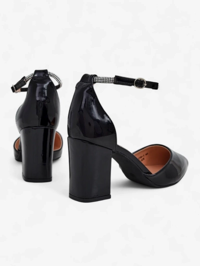 Escarpins en cuir verni Royalfashion pour femmes avec une sangle ornée de strass Furoni