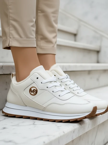 Royalfashion Alba Baskets Blanches Isolées pour Femmes en Cuir Écologique sur Plateforme