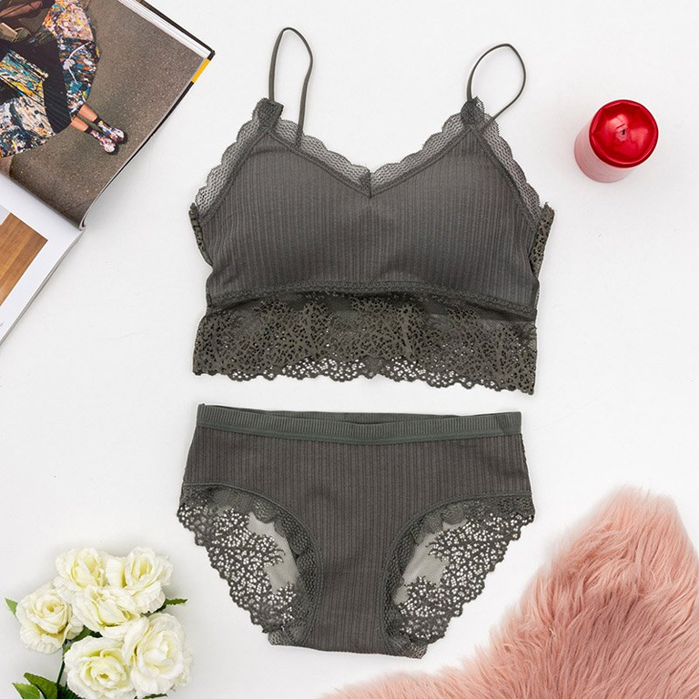 Ensemble lingerie femme grise avec dentelle - Sous-vêtements