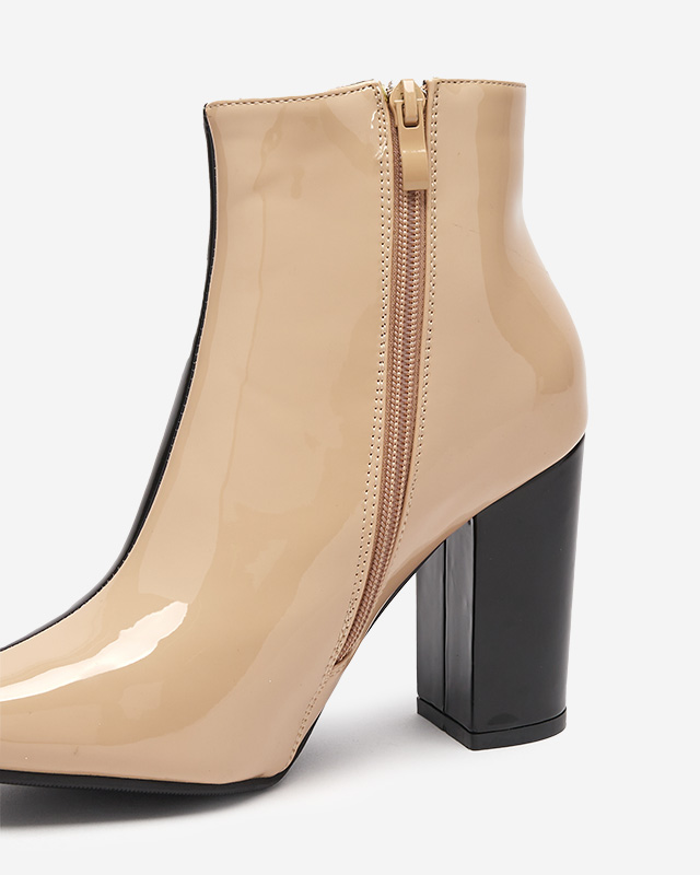 Bottines vernies beiges et noires sur le poteau Cruell - Footwear