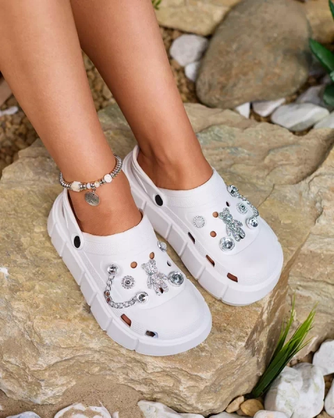 Royalfashion Tongs ajourées blanches pour femme avec ornements en zircon Afuccia