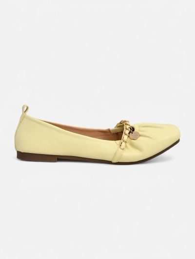 Ballerines pour femmes AURELIA Gialla avec chaîne de couleur jaune, cuir écologique