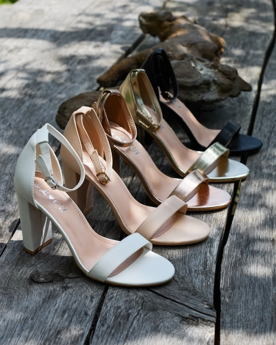 OUTLET Royalfashion Sandales à talons hauts pour femme en blanc Iocalia