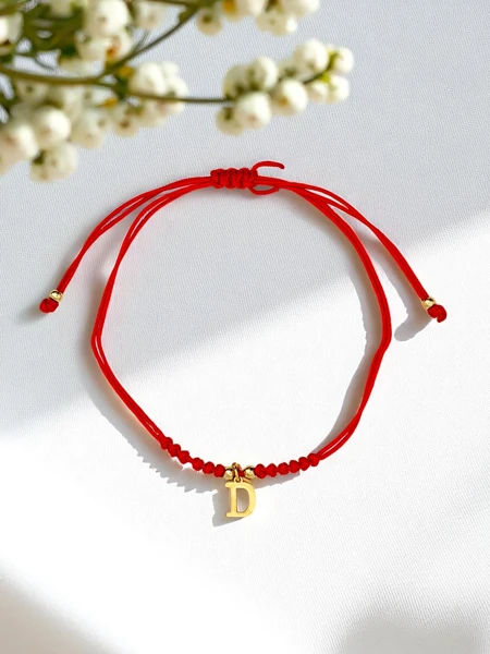 Bracelet pour femme avec la lettre D