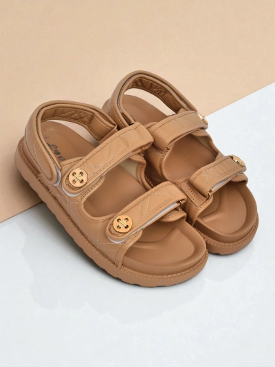 Royalfashion Sandales pour femmes sur une semelle plus épaisse Vivere