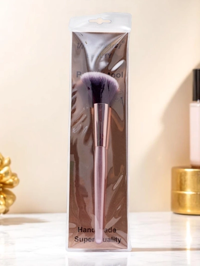 Pinceau de maquillage contour