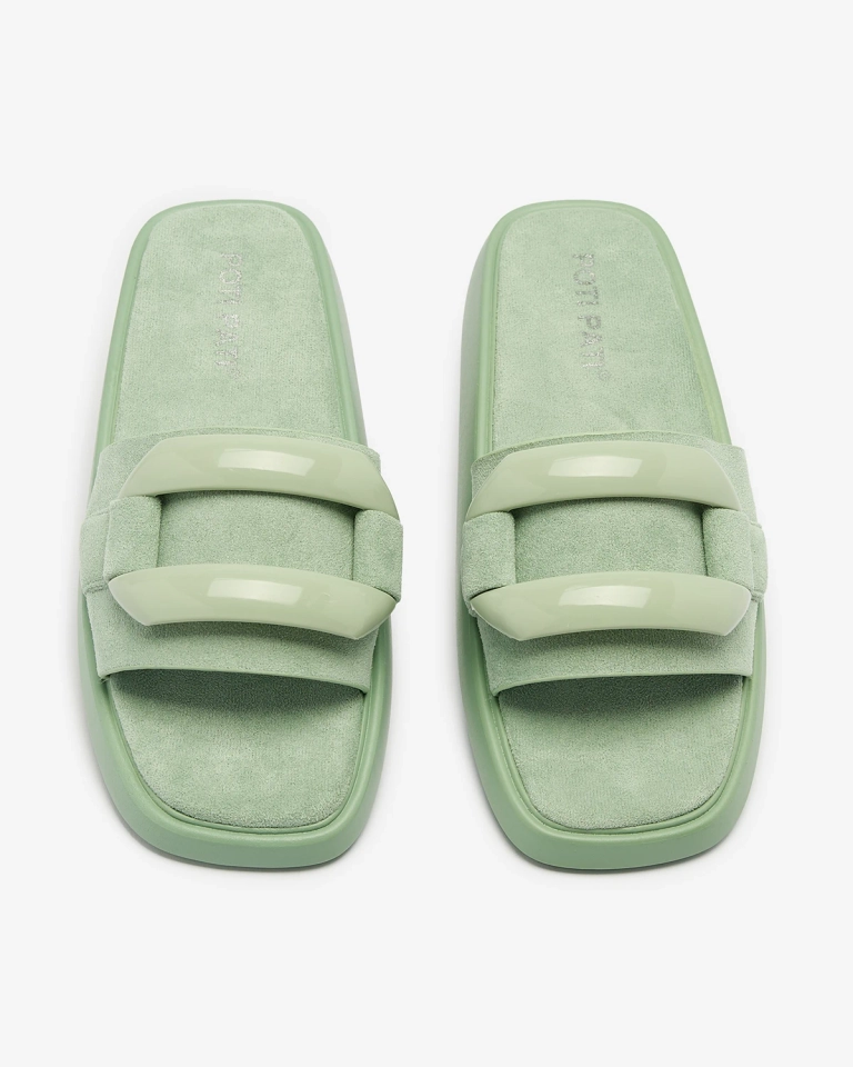 OUTLET Royalfashion Tongs vertes pour femme en suédine écologique Omve