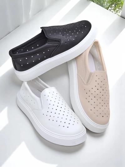 Slip-ons pour femmes Callista beiges en cuir écologique sur plateforme