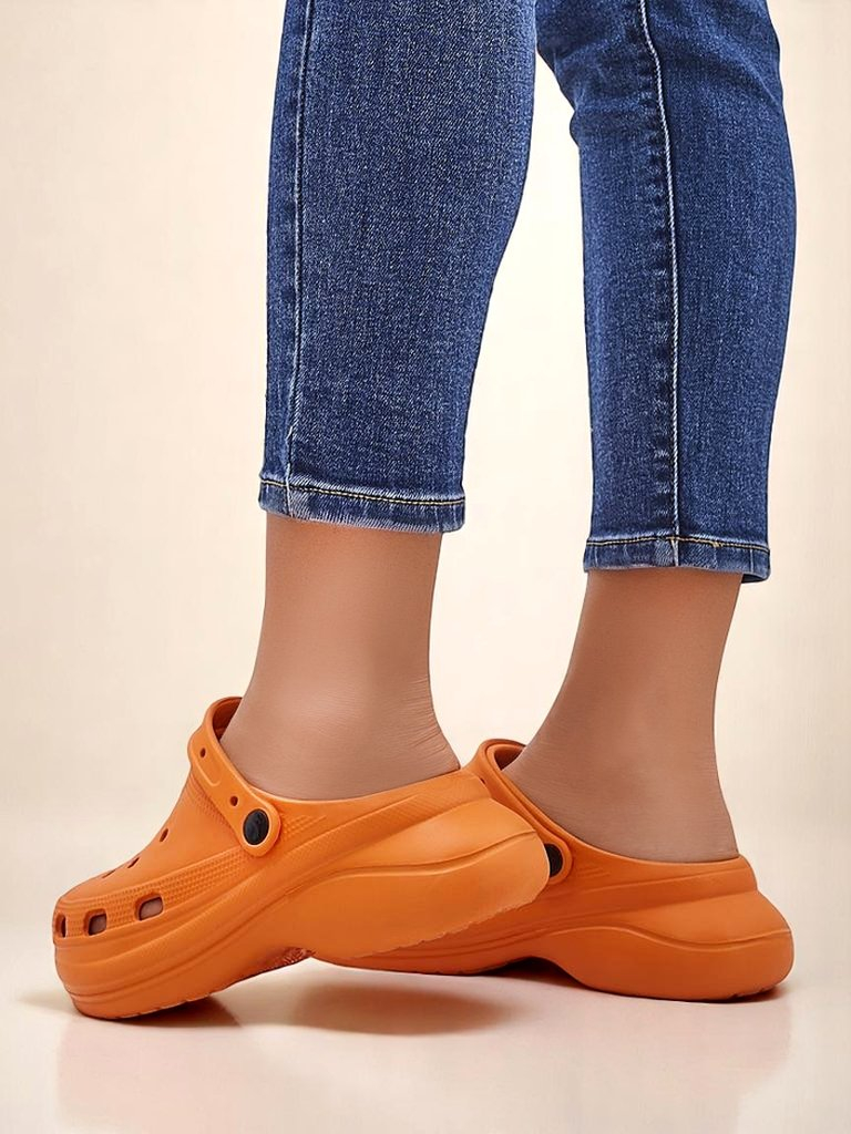 Royalfashion Tongs en caoutchouc perforées pour femmes Dellosa