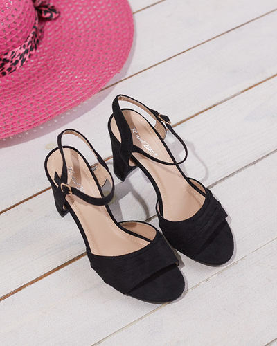OUTLET Sandales pour femmes sur un poteau en noir Garroti - Chaussures
