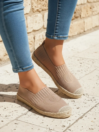 Espadrilles pour femmes Callisto marron clair talon plat cuir écologique