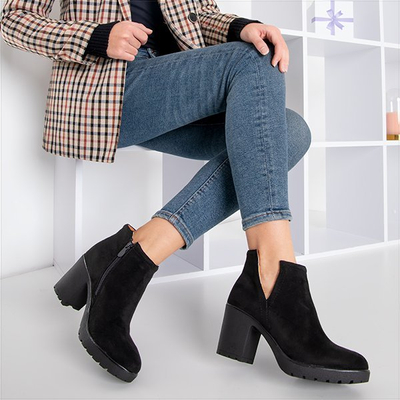 Bottes pour femmes noires sur le poteau Ryoko - Chaussures