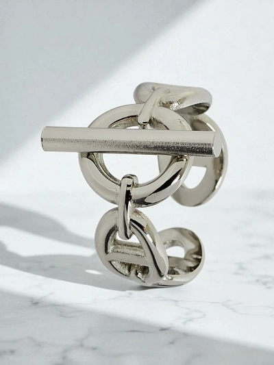Bracelet jonc Dolce Vita avec des breloques décoratives