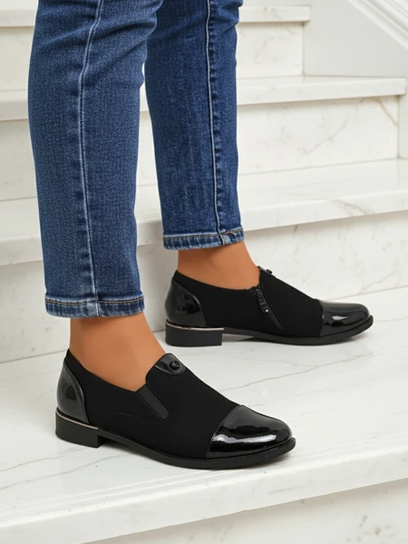 Aurelia Nero – élégants mocassins pour femmes Royalfashion en cuir mat