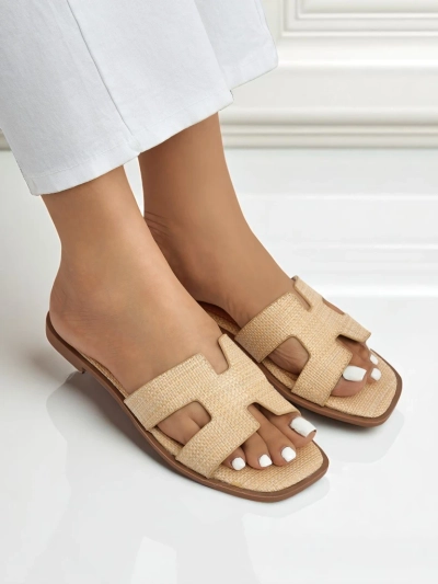 Sandales beiges pour femmes Letizia confortables plates en cuir écologique été