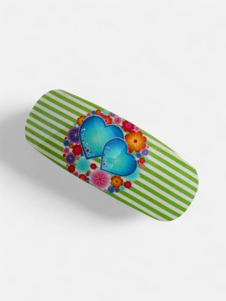 Barrette colorée pour enfants avec des cœurs