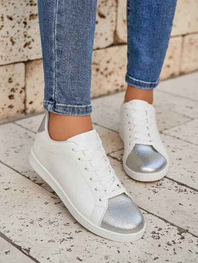 Baskets élégantes pour femmes Royalfashion Calista argent et blanc en cuir écologique
