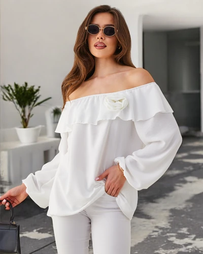 Blouse Royalfashion pour femmes a'la espagnole avec volants et une fleur