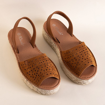 Sandales ajourées pour femmes marron sur la plateforme Pieqa - Footwear