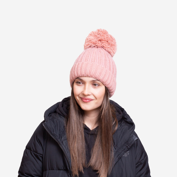 Bonnet rose foncé isolé pour femme avec pompon - Accessoires
