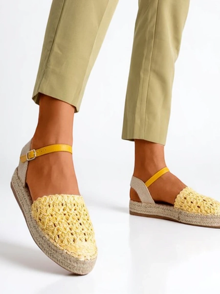 Espadrilles jaunes pour femmes avec un Triumf ajouré - Footwear