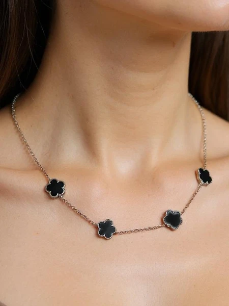Collier Aurelia Clavis en nacre avec monture dorée