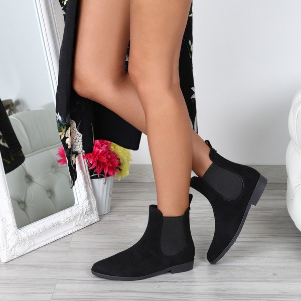 Czarne sztyblety z eko-zamszu- Obuwie